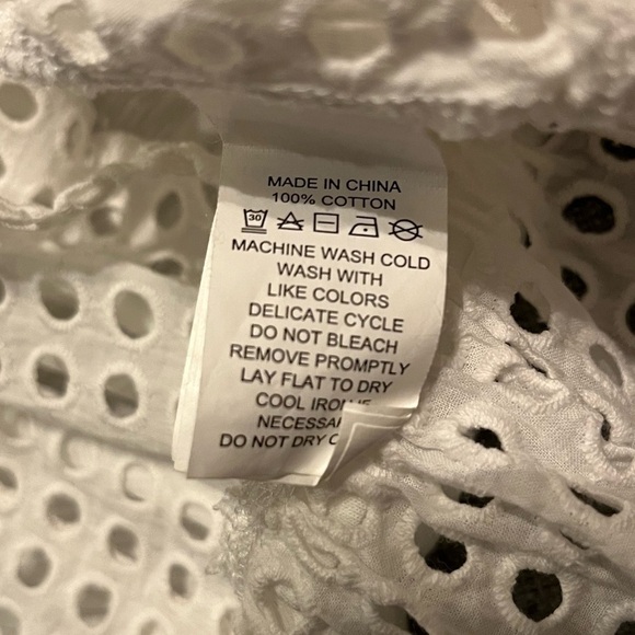 💖♠️ Kate Spade White Top | Dot Eyelet Inset | Ruffled Hem | Size XXS | EUC - Picture 5 of 8